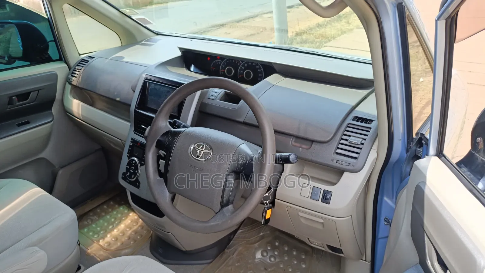 Toyota Noah 2012 Blue