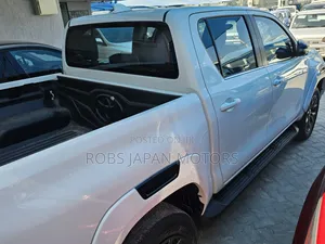 Toyota Hilux 2022 Pearl