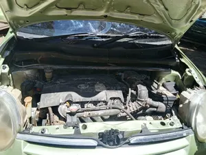 Toyota Sienta 2010 Green