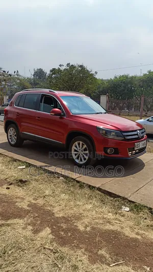 Volkswagen Tiguan SE 4Motion 2011 Red