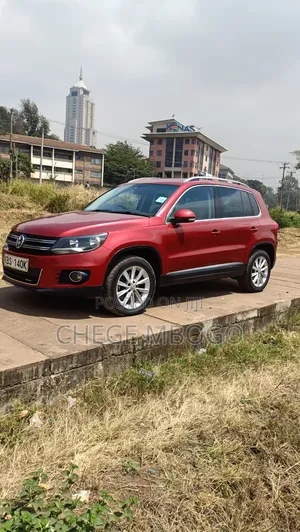 Volkswagen Tiguan SE 4Motion 2011 Red