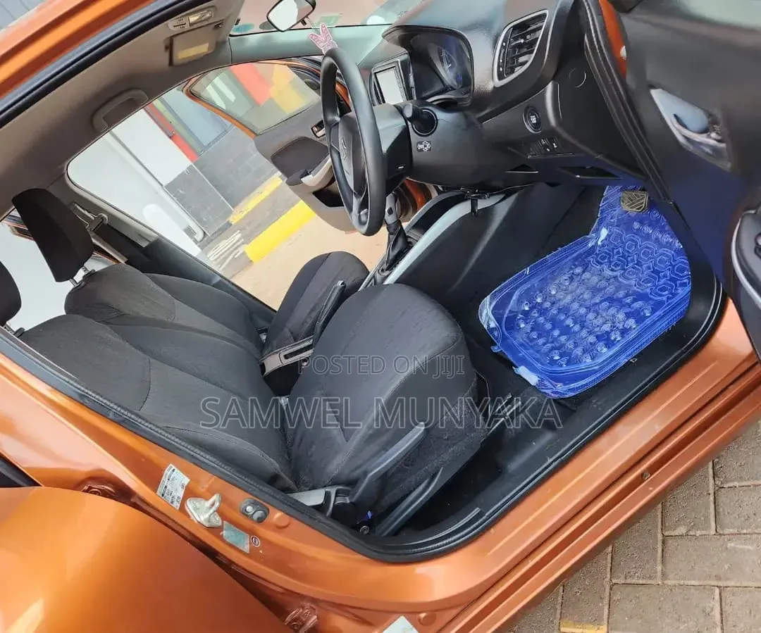 Suzuki Baleno 2018 Orange
