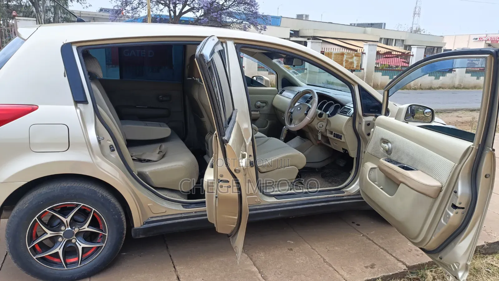Nissan Tiida 1.5L 16V 2010 Gold