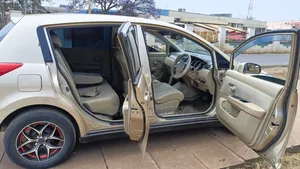 Nissan Tiida 1.5L 16V 2010 Gold