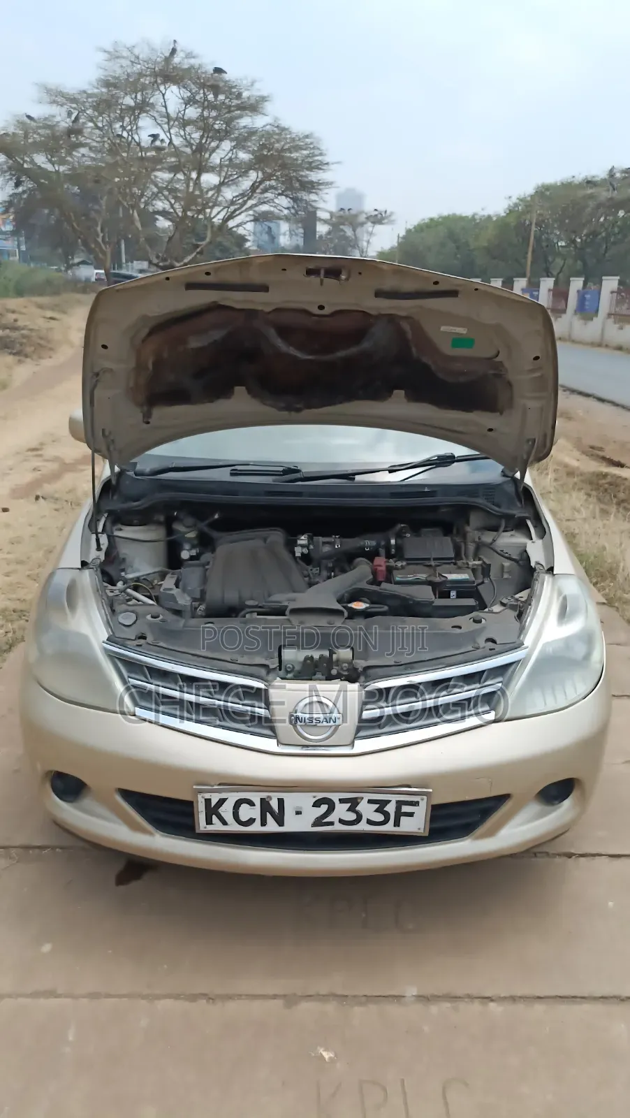 Nissan Tiida 1.5L 16V 2010 Gold