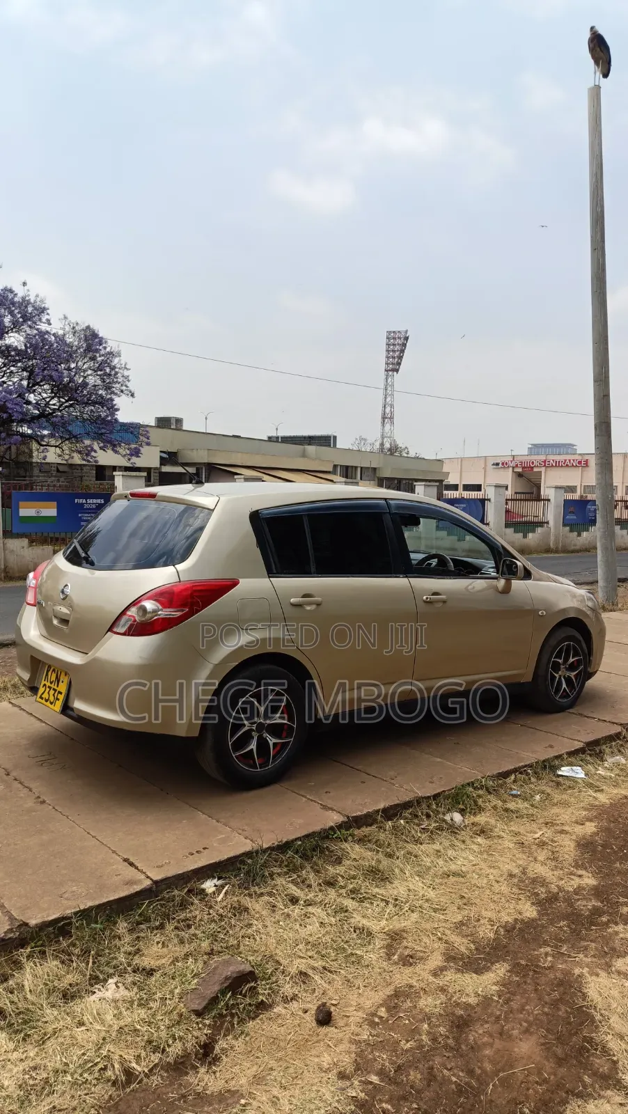 Nissan Tiida 1.5L 16V 2010 Gold