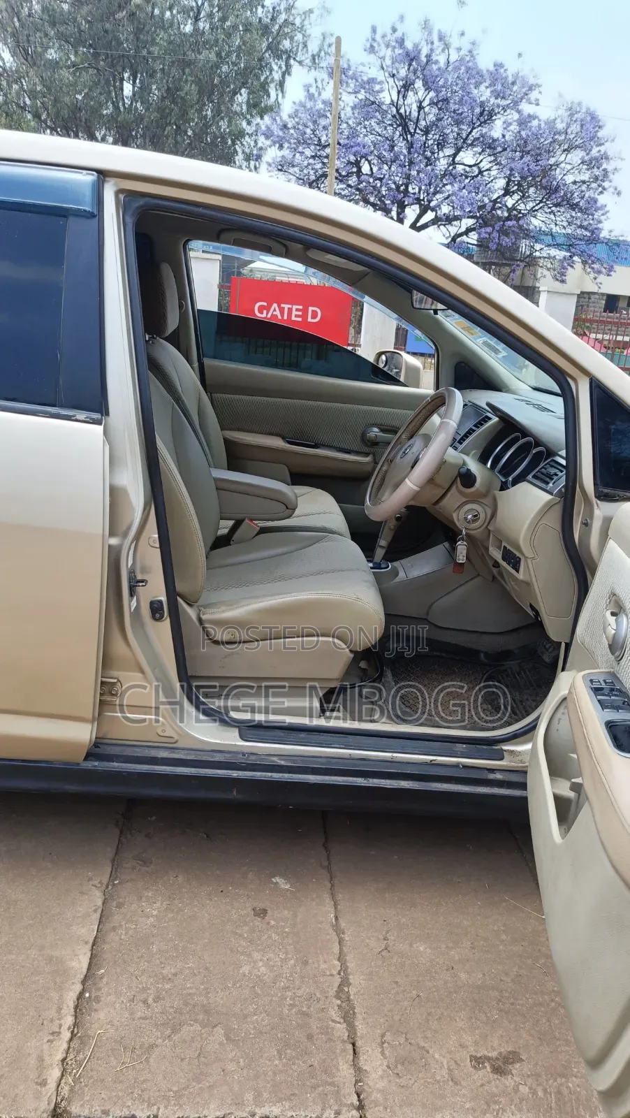 Nissan Tiida 1.5L 16V 2010 Gold