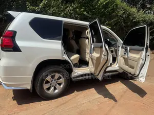 Toyota Land Cruiser Prado 2.8 2018 White