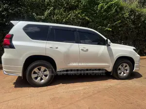 Toyota Land Cruiser Prado 2.8 2018 White