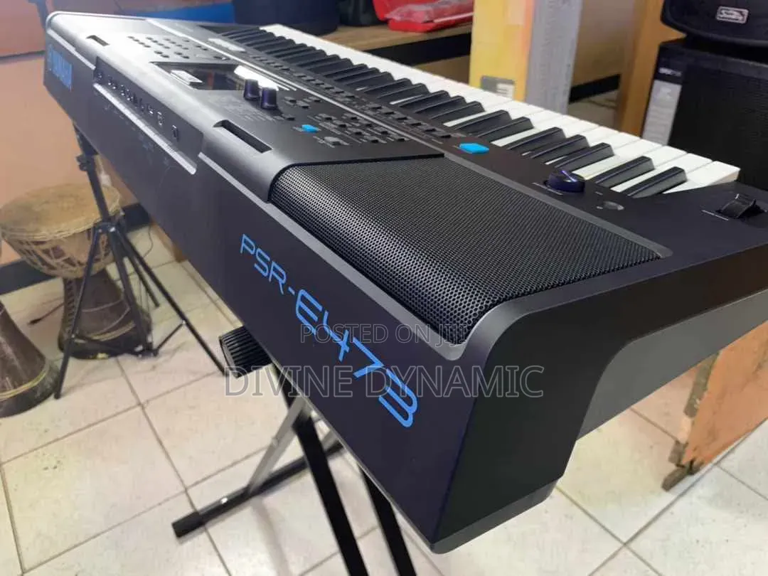 Yamaha PSR E473 Piano