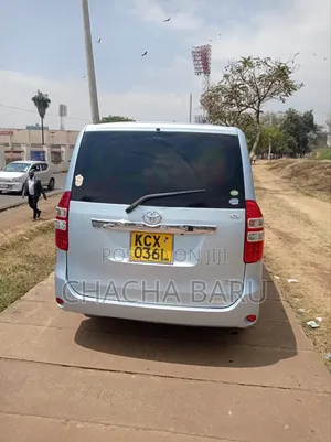 Toyota Noah 2.0 158hp FWD (8 Seater) 2012 Blue