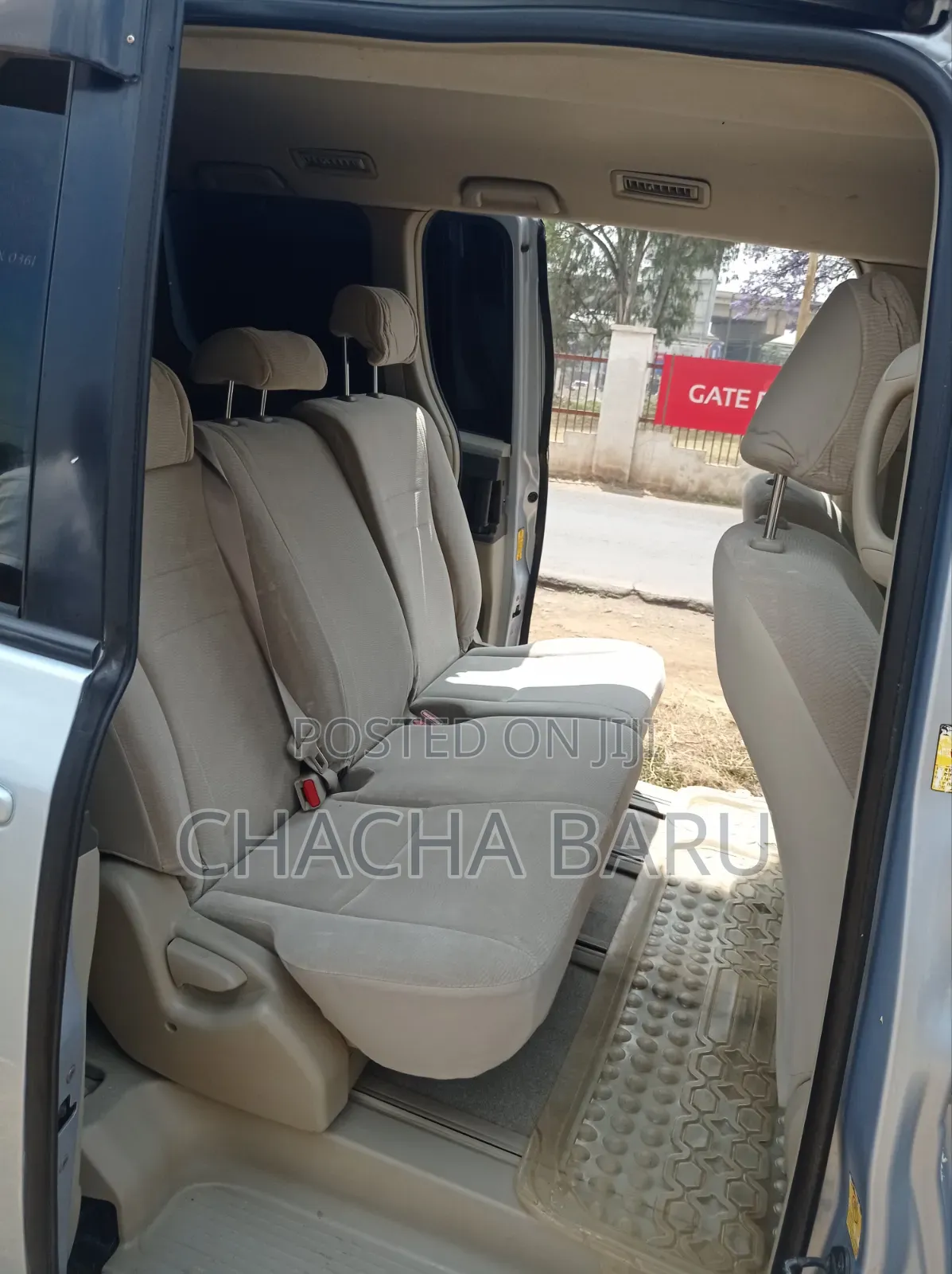 Toyota Noah 2.0 158hp FWD (8 Seater) 2012 Blue