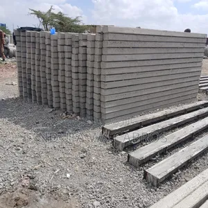 Concrete Fencing Posts and Supporters/ Strats