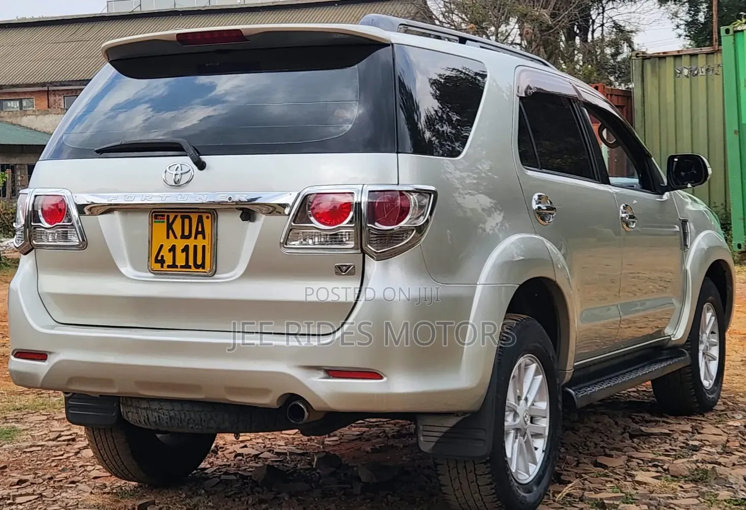 Toyota Fortuner 2012 Silver