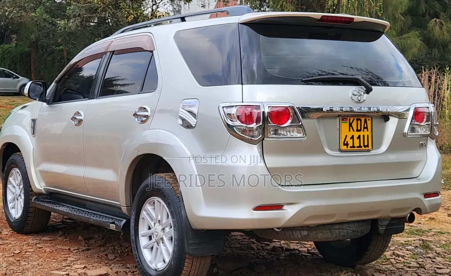 Toyota Fortuner 2012 Silver