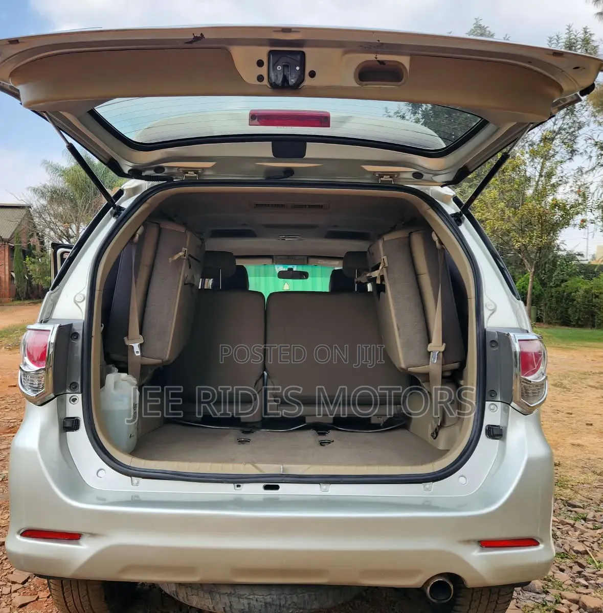 Toyota Fortuner 2012 Silver