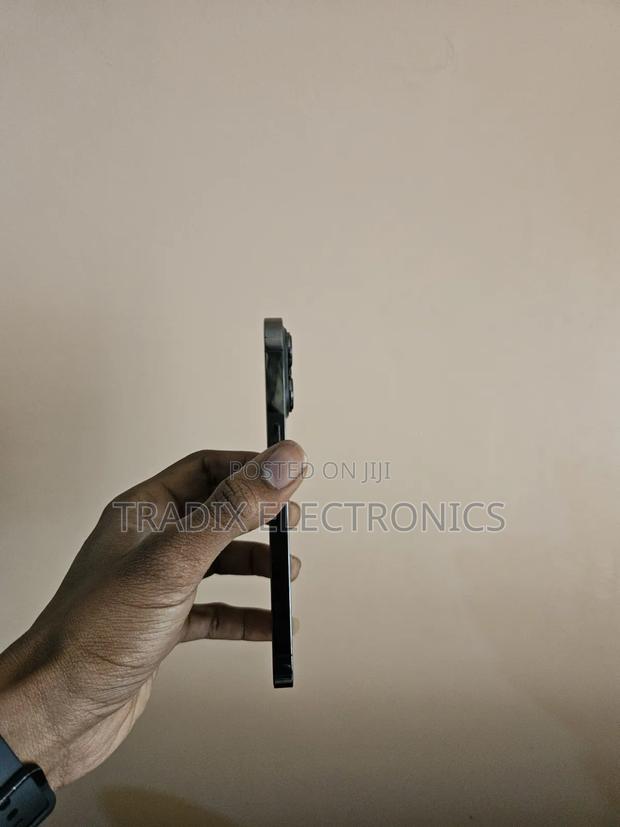 Apple iPhone 13 Pro 256 GB Graphite - thumbnail 2