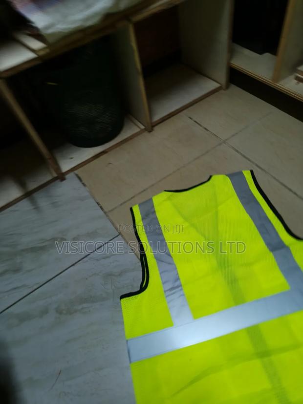 Executive Reflector Vest - thumbnail 3