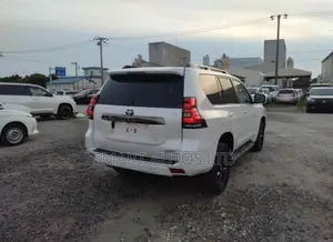 Toyota Land Cruiser Prado 2022