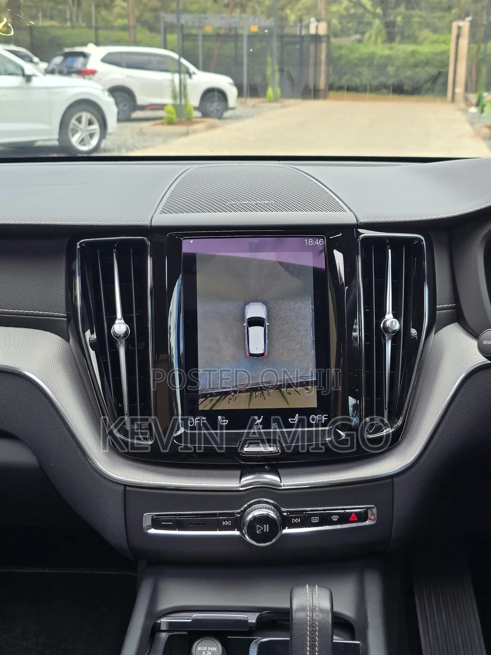Volvo XC60 2021 Silver
