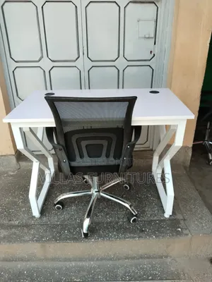 Mesh Chair Strong and Table