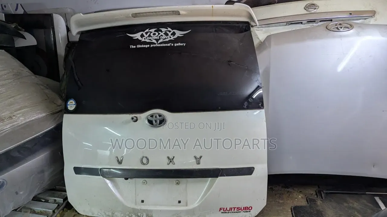 Toyota Voxy 2005 Boot