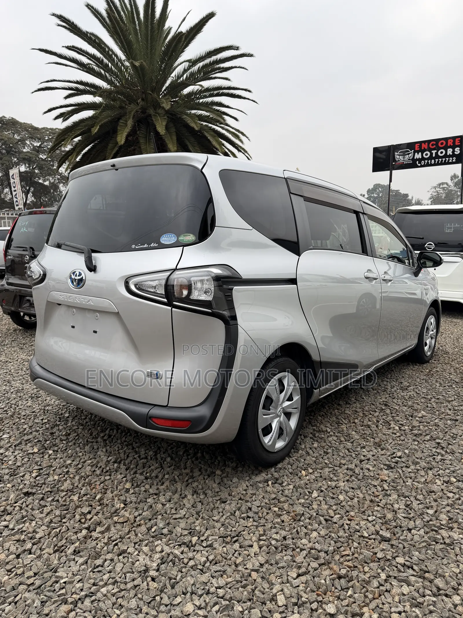 Toyota Sienta 1.5 FWD 2019 Silver