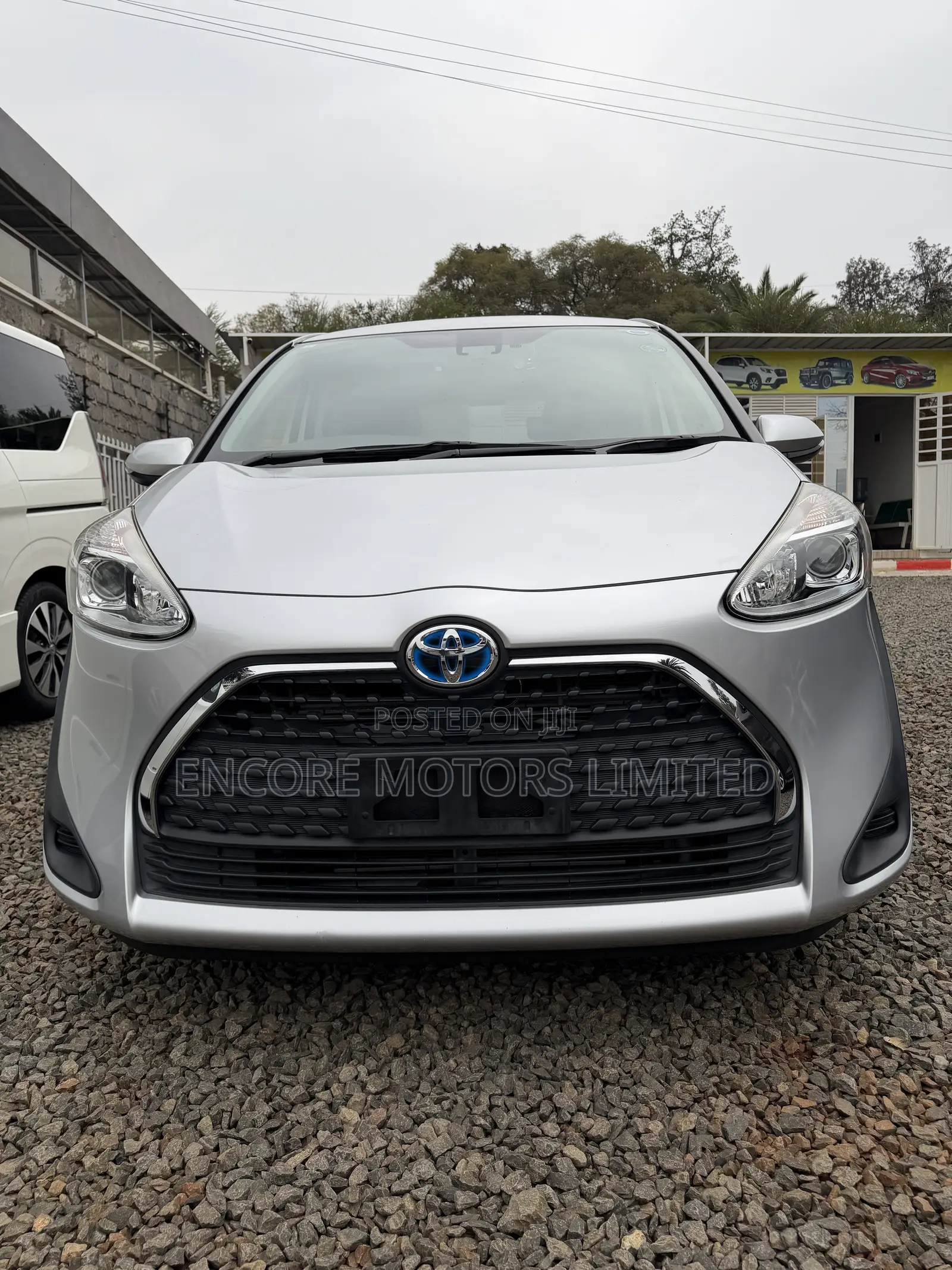 Toyota Sienta 1.5 FWD 2019 Silver