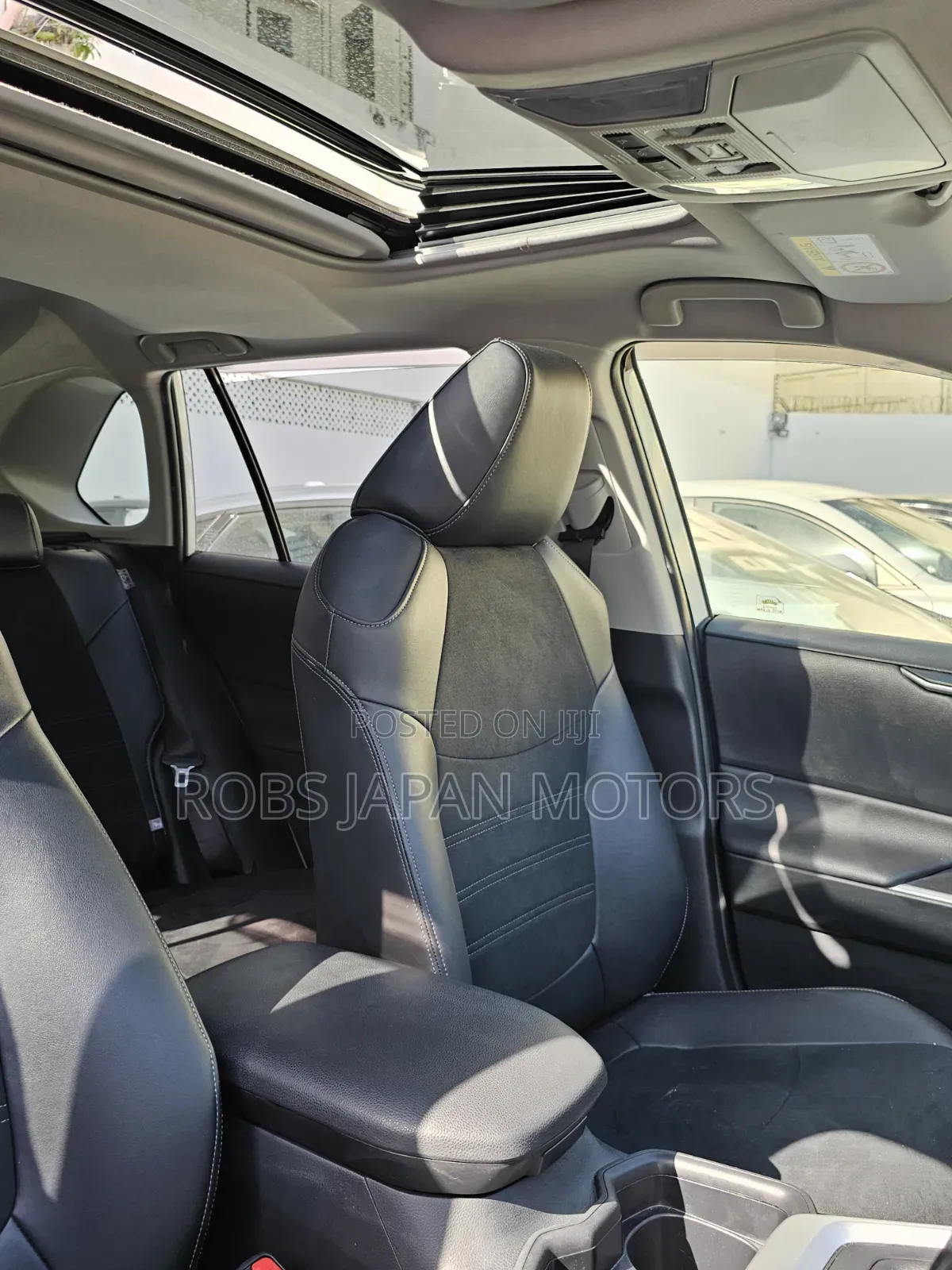 Toyota RAV4 XLE Premium FWD 2019 Pearl