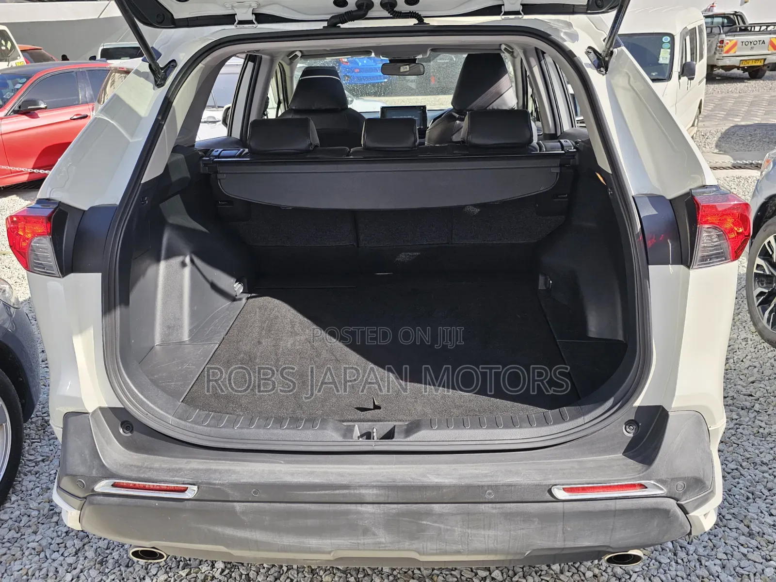 Toyota RAV4 XLE Premium FWD 2019 Pearl