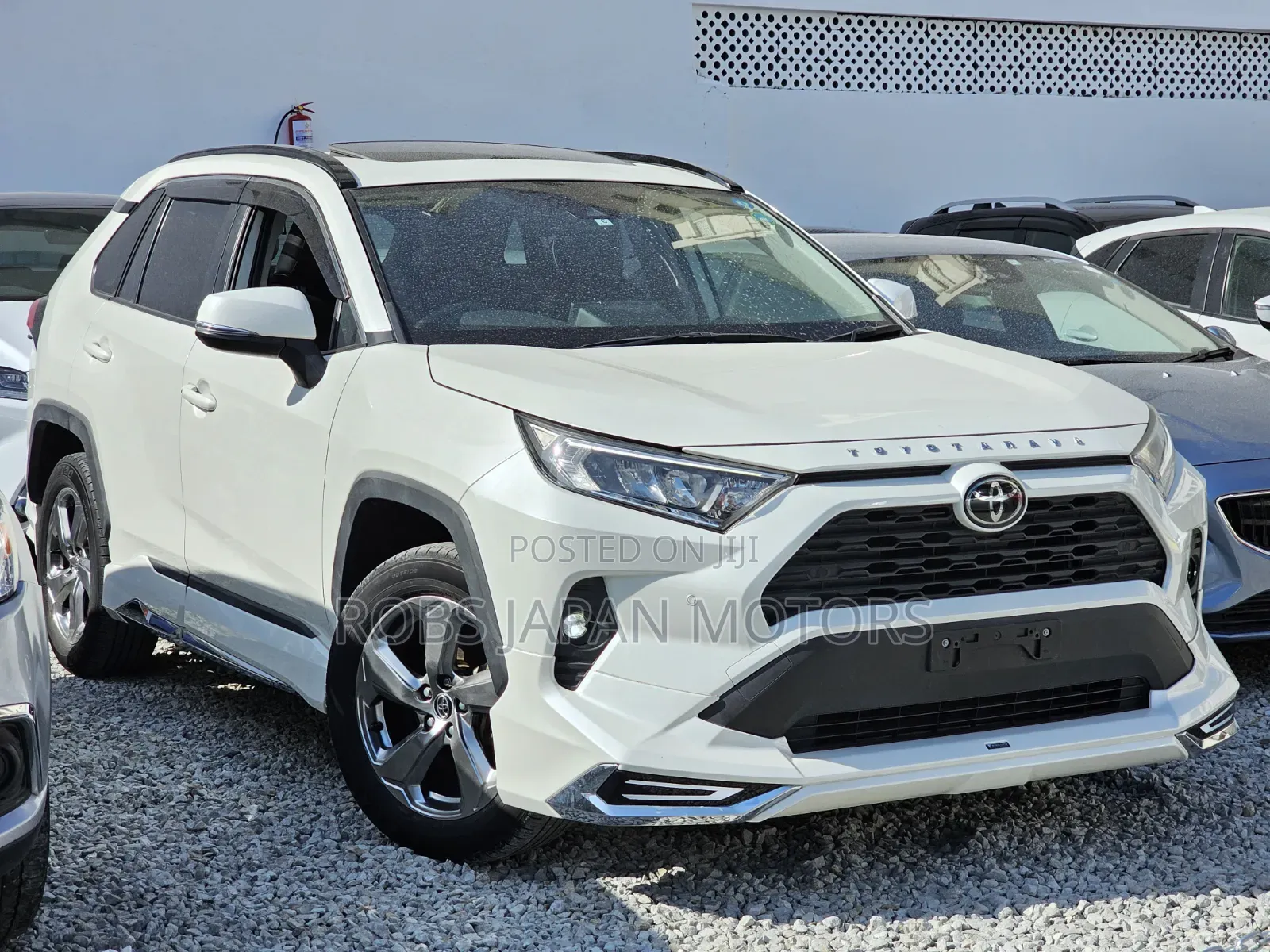 Toyota RAV4 XLE Premium FWD 2019 Pearl