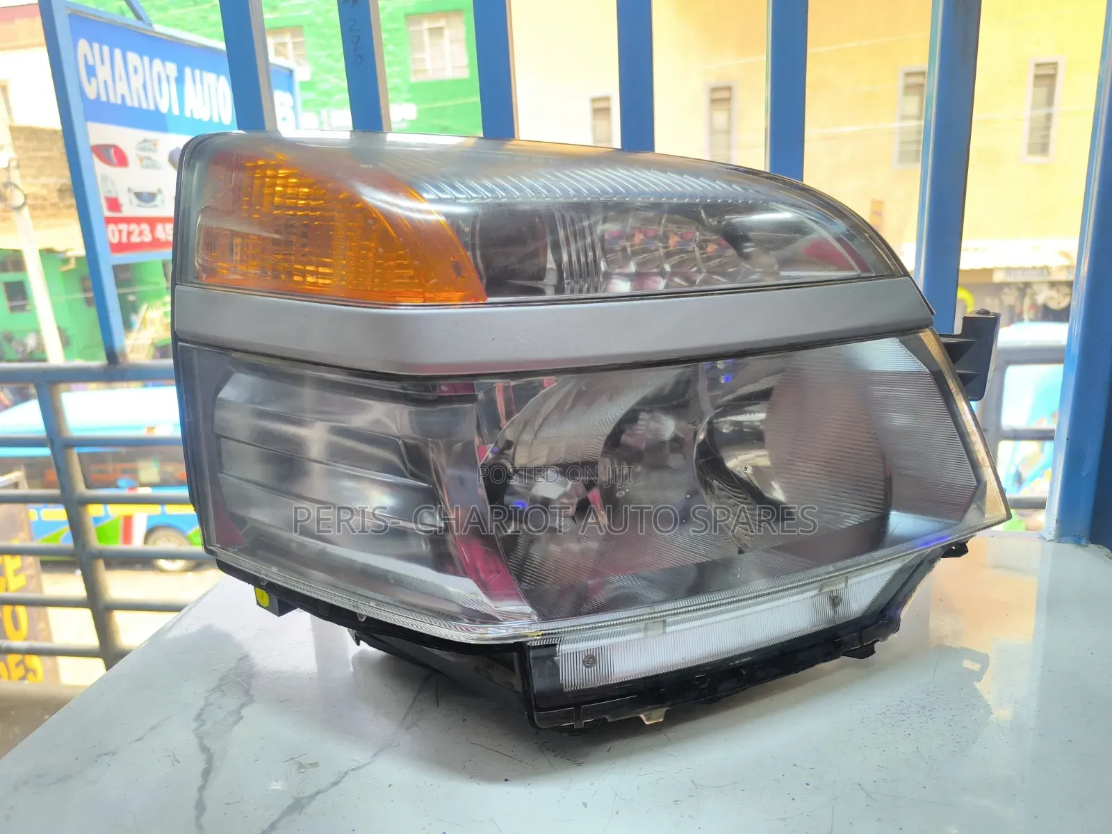 Toyota Voxy 2002 Xenon Headlights.
