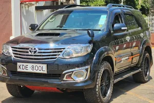Toyota Fortuner 2014 Black