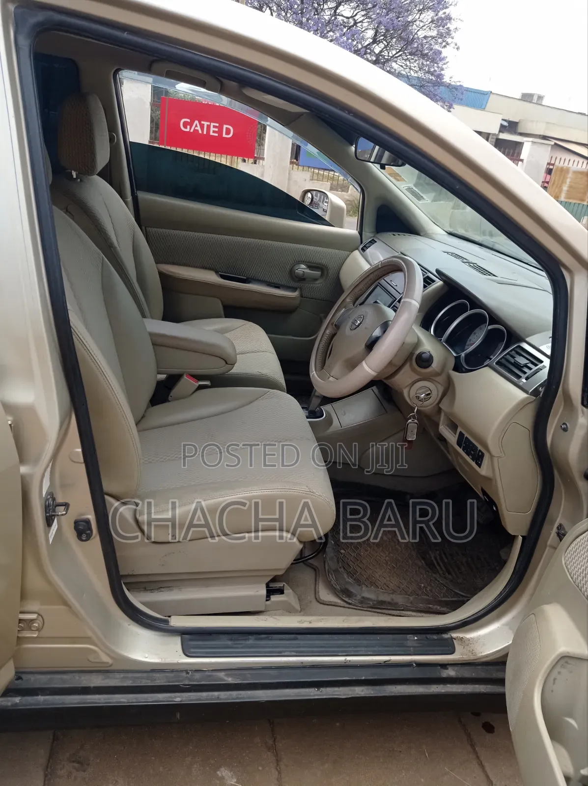 Nissan Tiida 1.5L 16V 2010 Gold