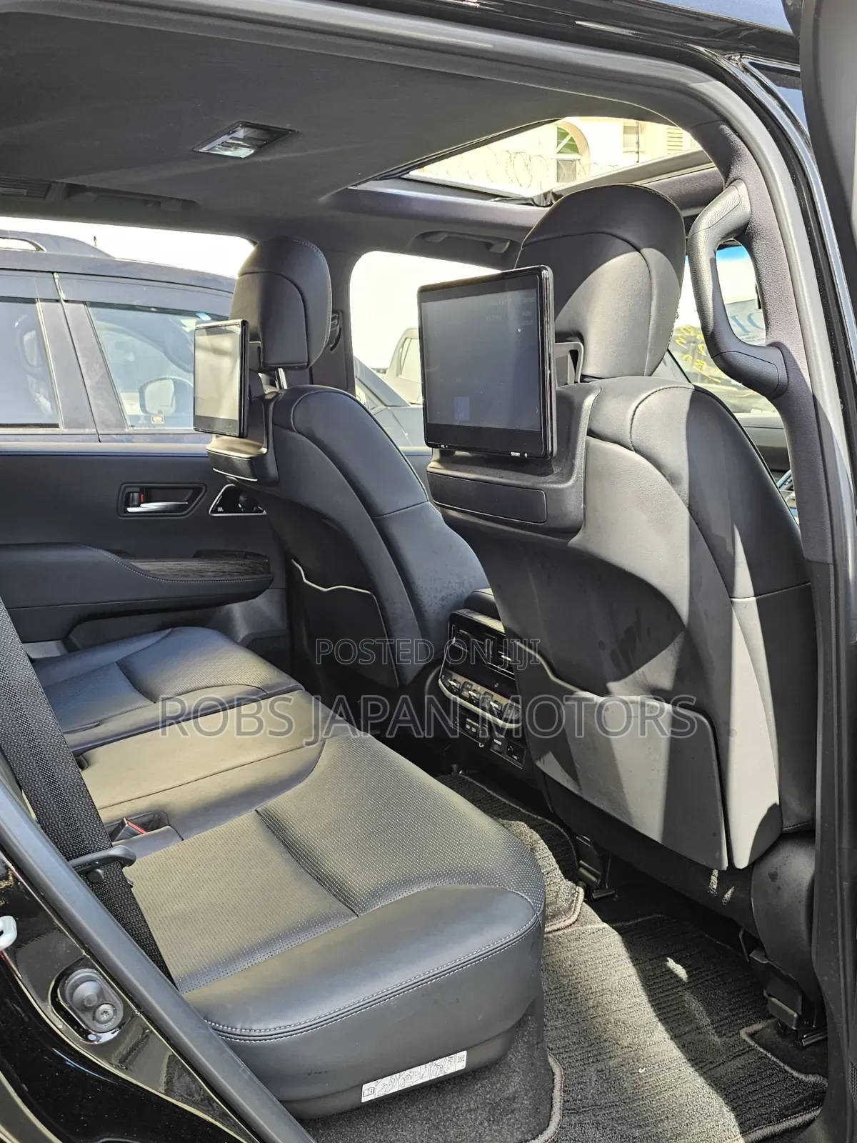 Toyota Land Cruiser LC300 2023 Black