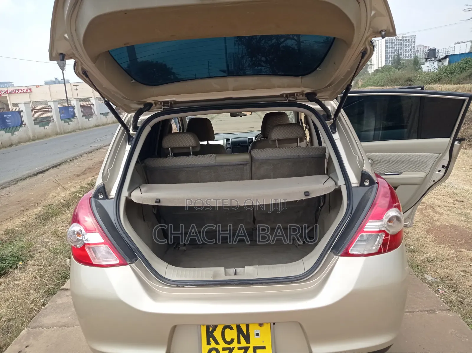Nissan Tiida 1.5L 16V 2010 Gold