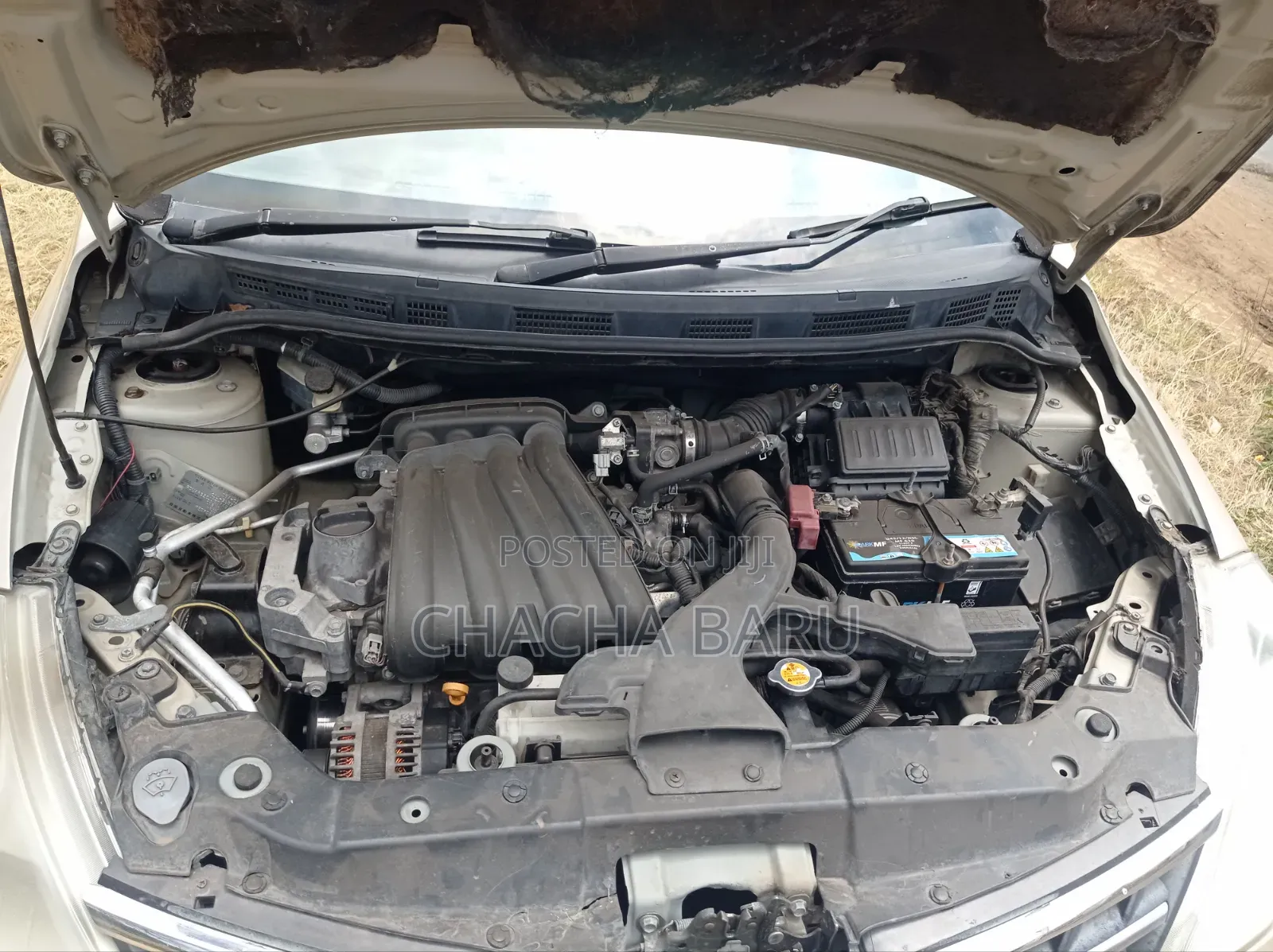 Nissan Tiida 1.5L 16V 2010 Gold