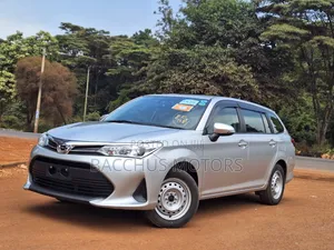 Toyota Corolla Fielder 1.5 Hybrid FWD 2021 Silver