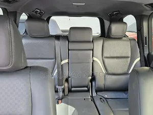 Toyota Land Cruiser LC300 2023