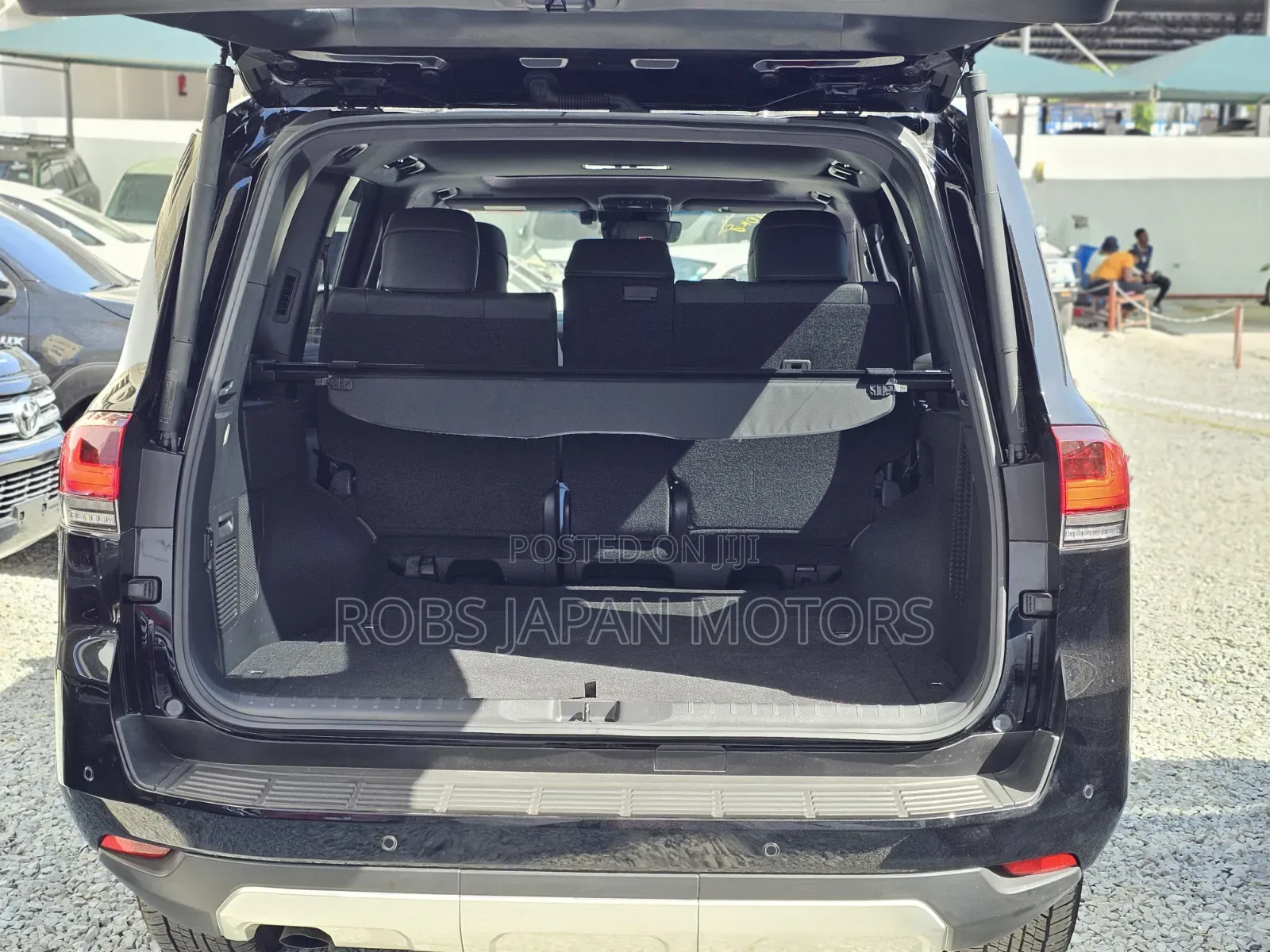 Toyota Land Cruiser LC300 2023