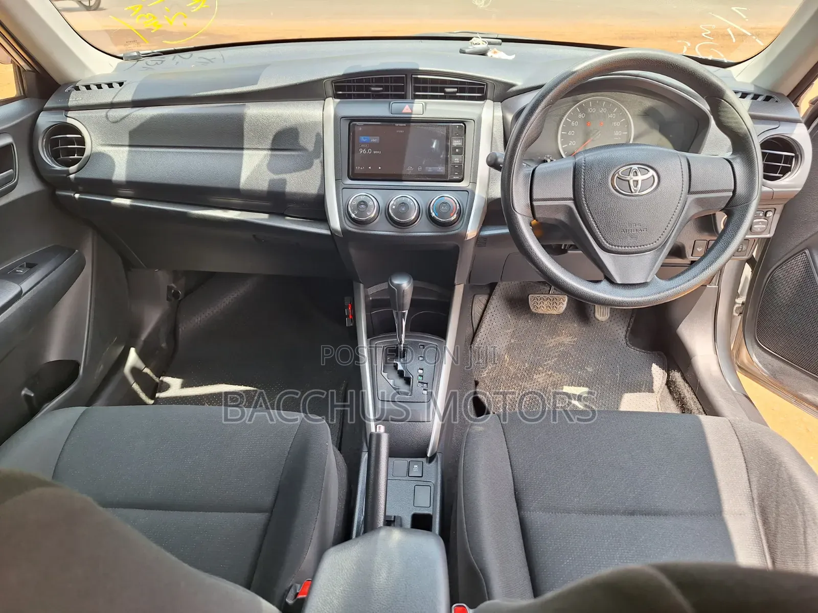 Toyota Corolla Fielder 1.5 Petrol FWD 2021 Silver