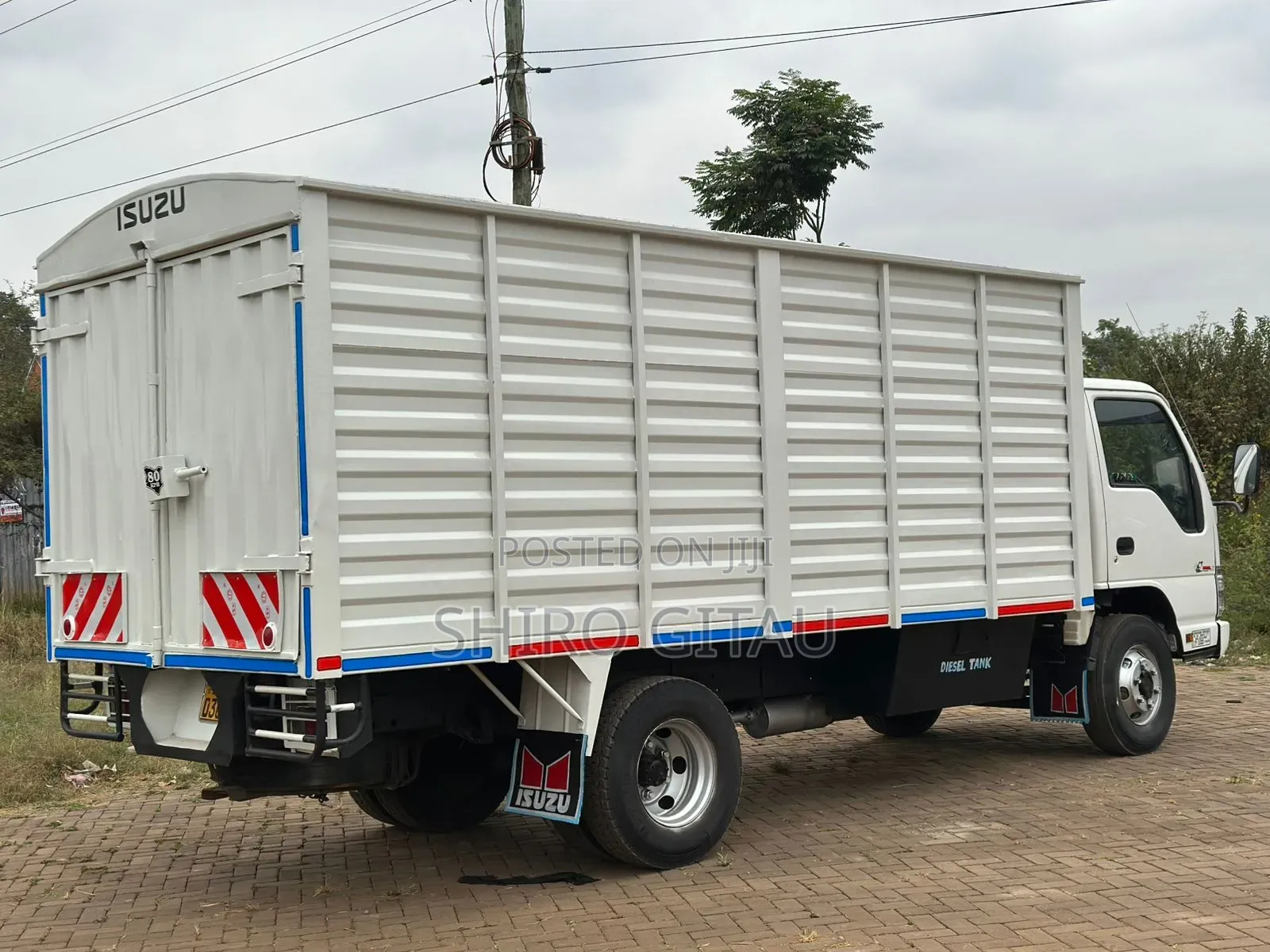 Isuzu NPR Local