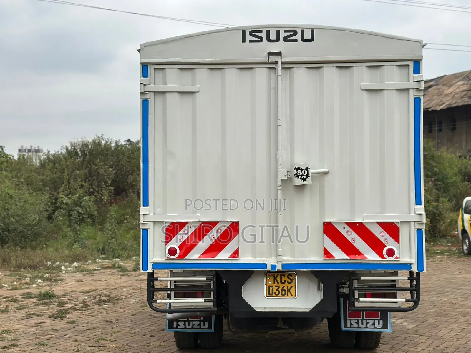 Isuzu NPR Local