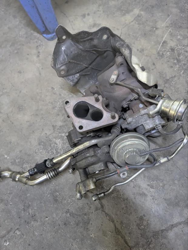 Isuzu 4jj1 Twin Turbo Charger.
