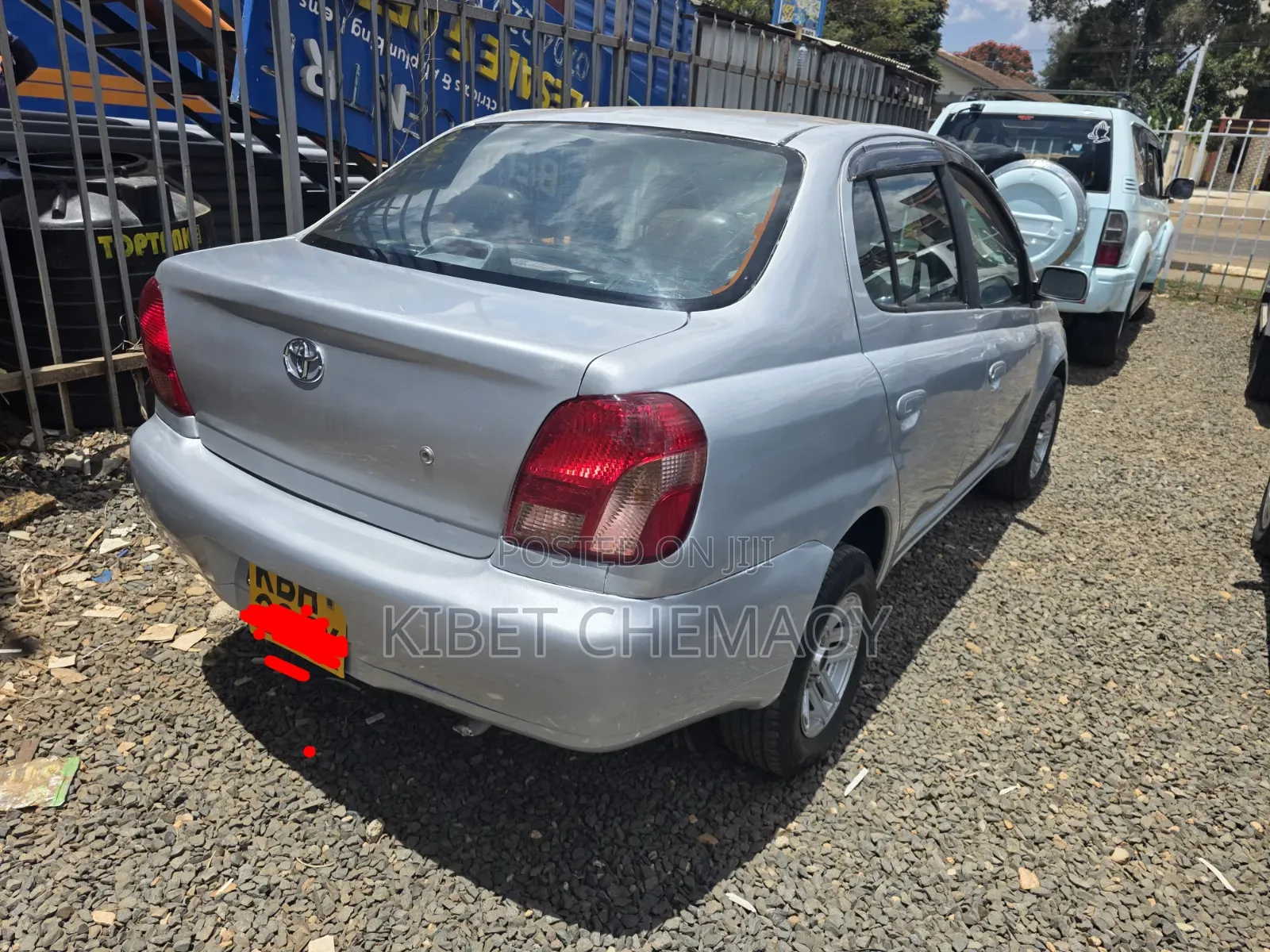 Toyota Platz 2001 Silver