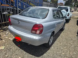 Toyota Platz 2001 Silver
