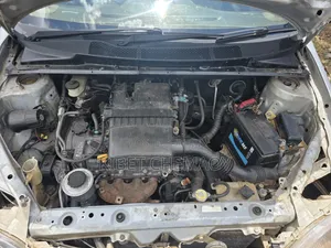 Toyota Platz 2001 Silver