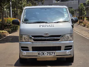 Toyota HiAce 2014 Silver