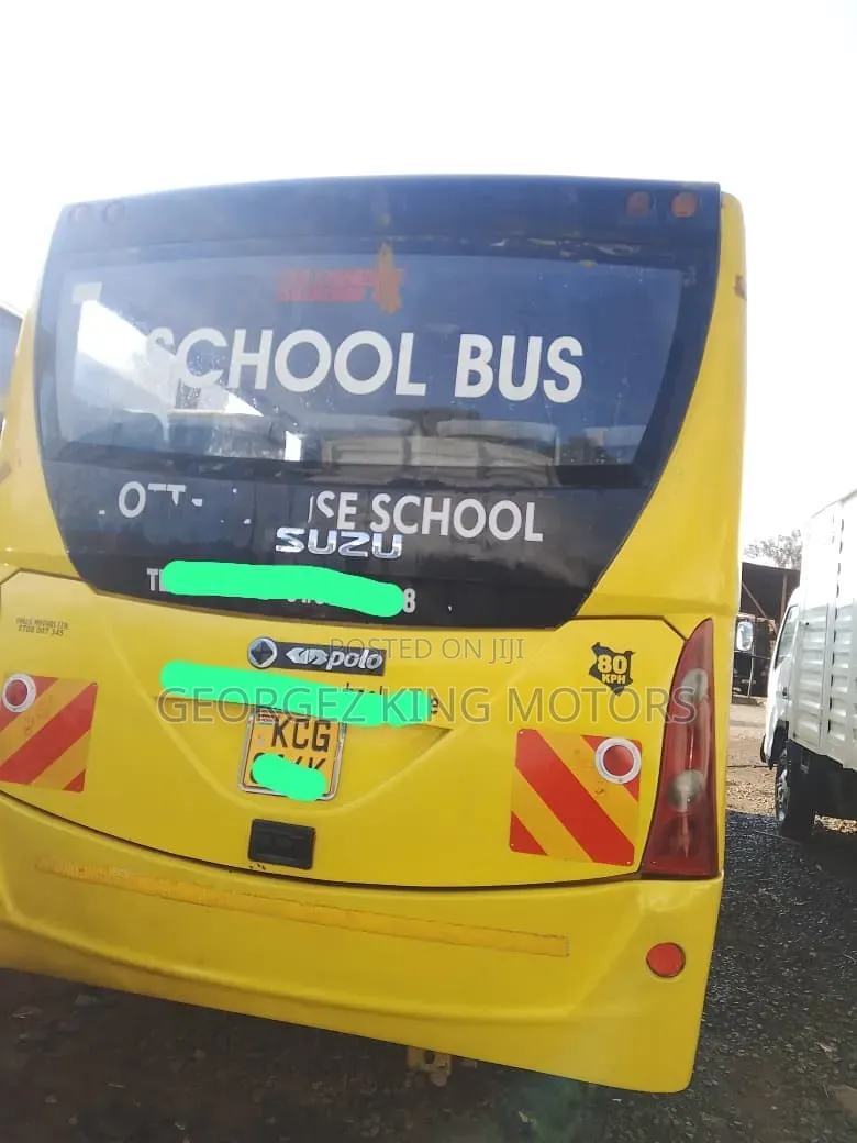 Isuzu NQR 2017 Yellow