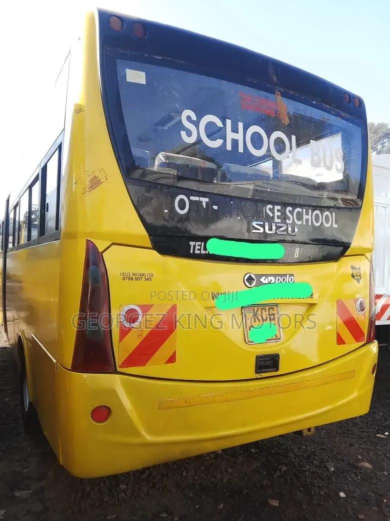 Isuzu NQR 2017 Yellow